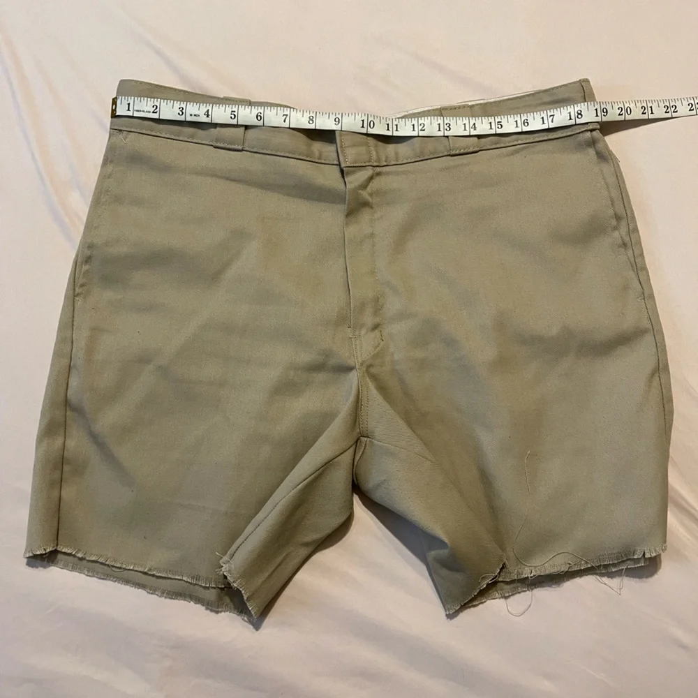 Dickies Tan Flat Front cut off Shorts - Picture 5 of 5